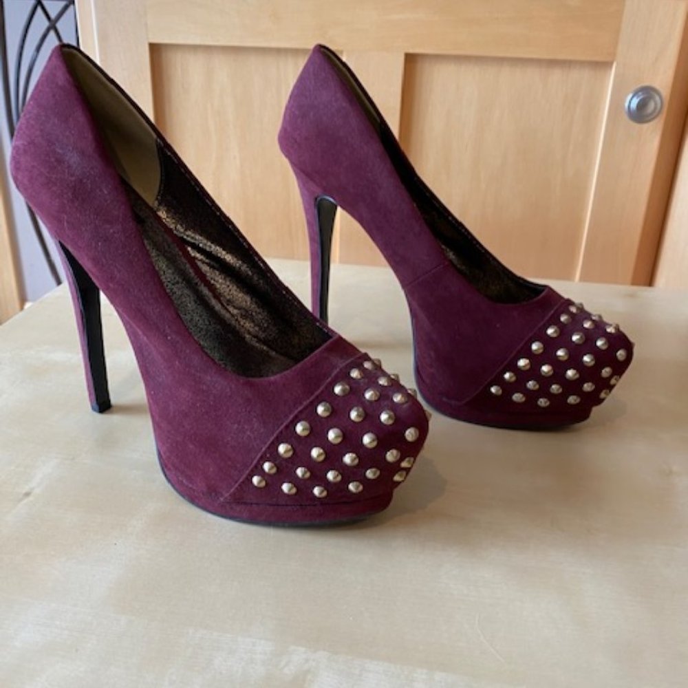 Women's purple studded size 8 stilettos